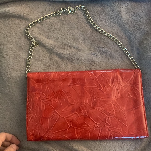 Red clutch with silver chain - Picture 3 of 5